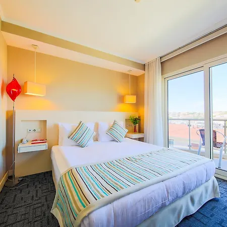 Ξενοδοχείο Sisus 4*