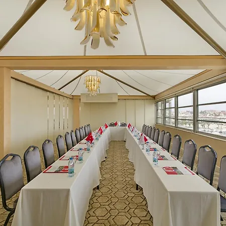 Ξενοδοχείο Sisus 4*