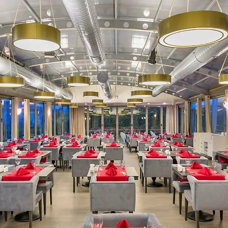 Ξενοδοχείο Sisus 4*