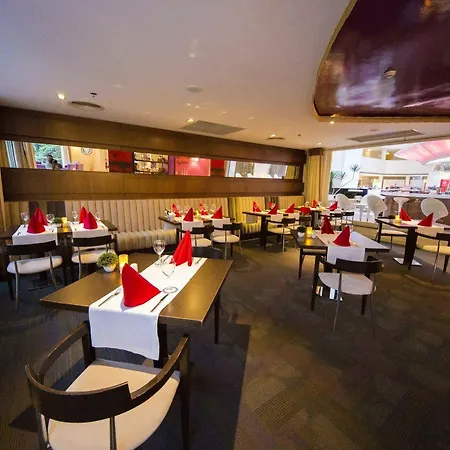 Ξενοδοχείο Sisus 4*