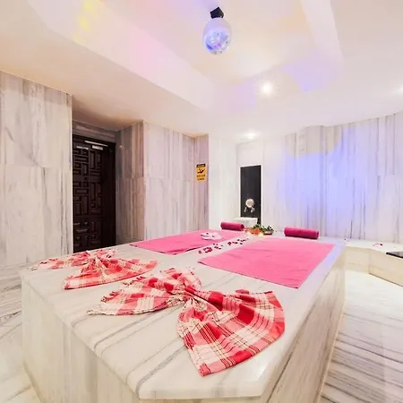 Otel Sisus Çeşme