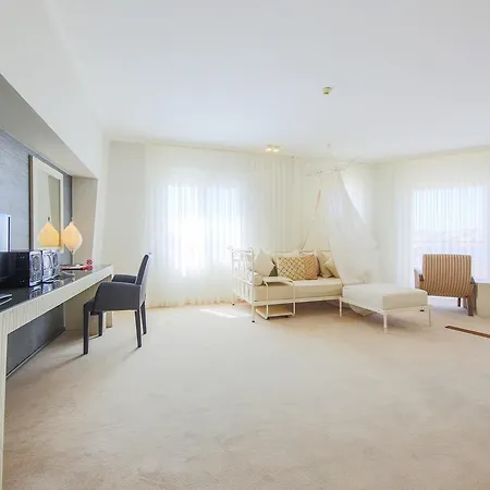 Sisus Hotel 4*