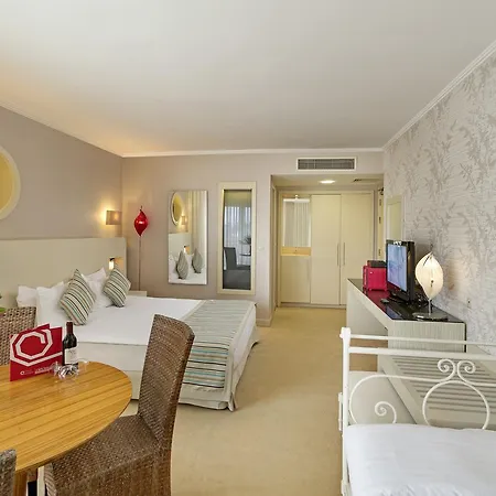Otel Sisus Çeşme