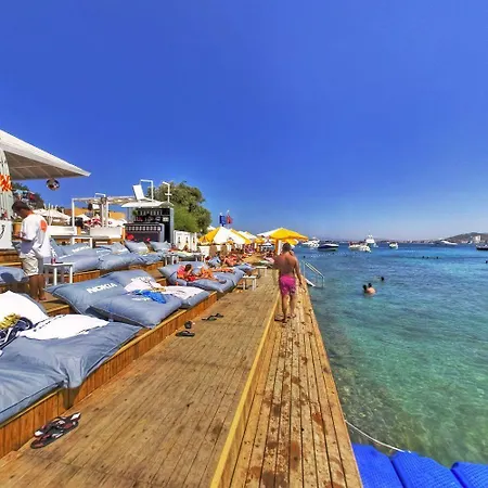 فندق Sisus 4*