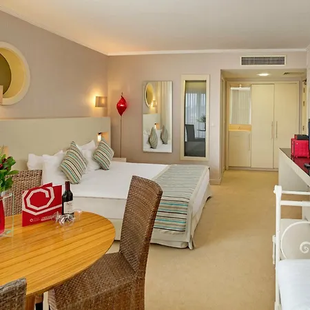Sisus Otel Çeşme